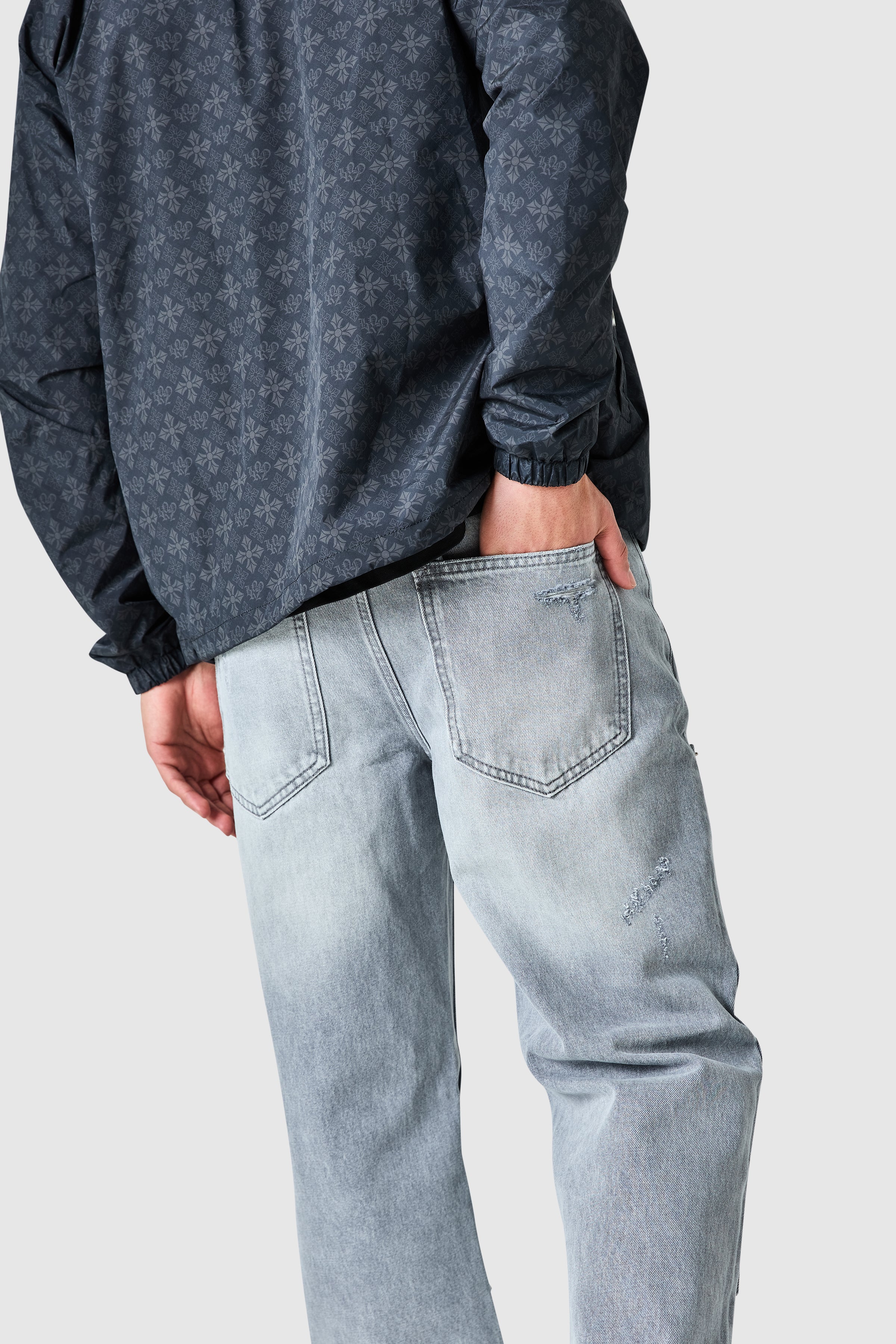 Xavier Relaxed Jean - Light Grey - Image 8
